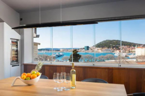 Luxe panoramic apartment in center